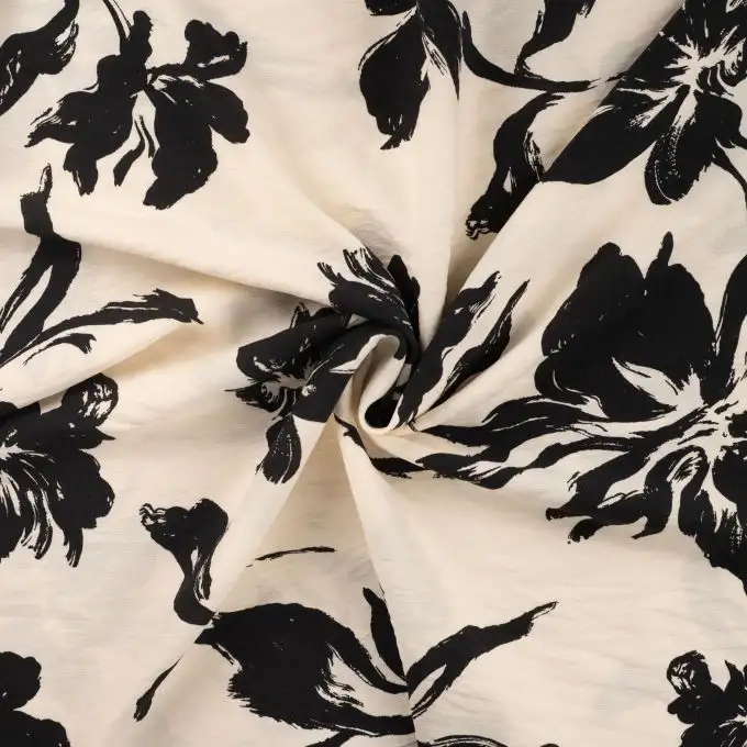 Tessuto viscosa stampato delicata fiore ecru