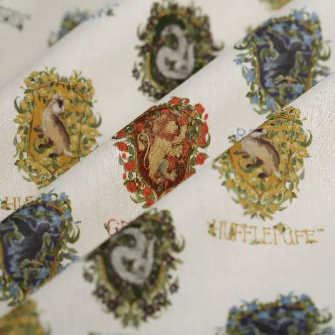 Tessuto cretonne licenza Harry Potter casa ecru