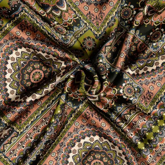 Tessuto satin poliestere stampato bandana verde