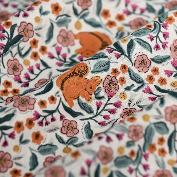 Tessuto cretonne scoiattolo fiore rosa