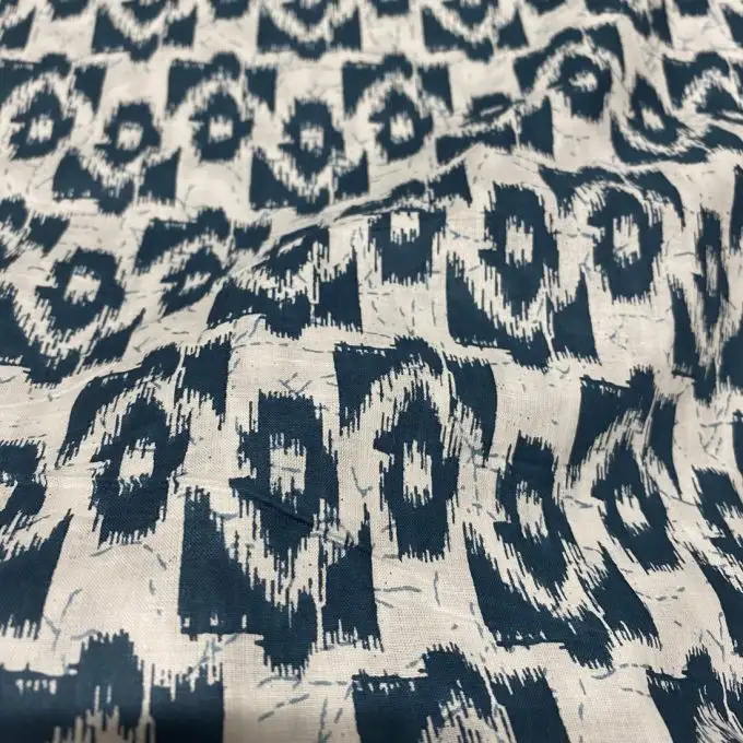 Tessuto voile di cotone stampa block print bicolore geometrica bianco e blu navy