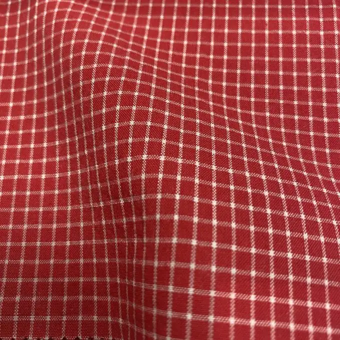 Tessuto cotone poliestere piccoli quadretti rossi