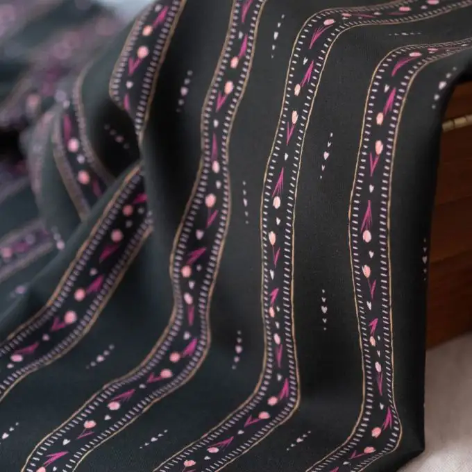 Tessuto viscosa Bloom everyday righe nere - Lise Tailor