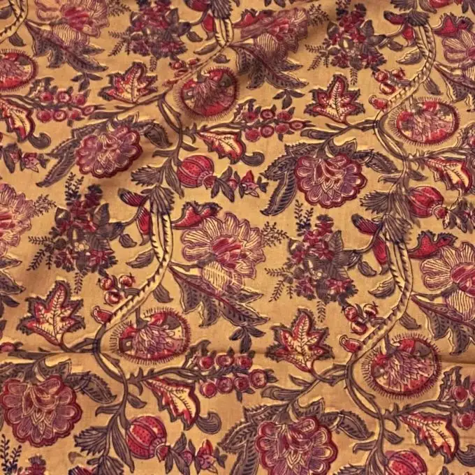 Tessuto voile di cotone stampa block print fiore vintage giallo e rosso
