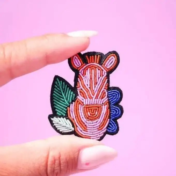 Spilla zebra rosa - Maliziosa