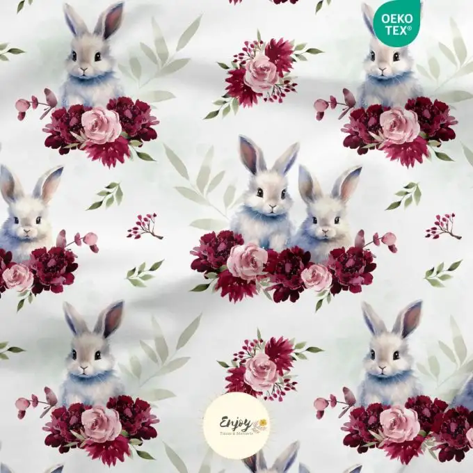 Pezzo di tessuto con Coniglio Bianco e Fiori Rosa Bordeaux, Cotone
