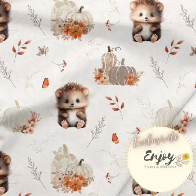 Cotone Premium 100% Animali della Foresta Riccio Beige venduto al metro